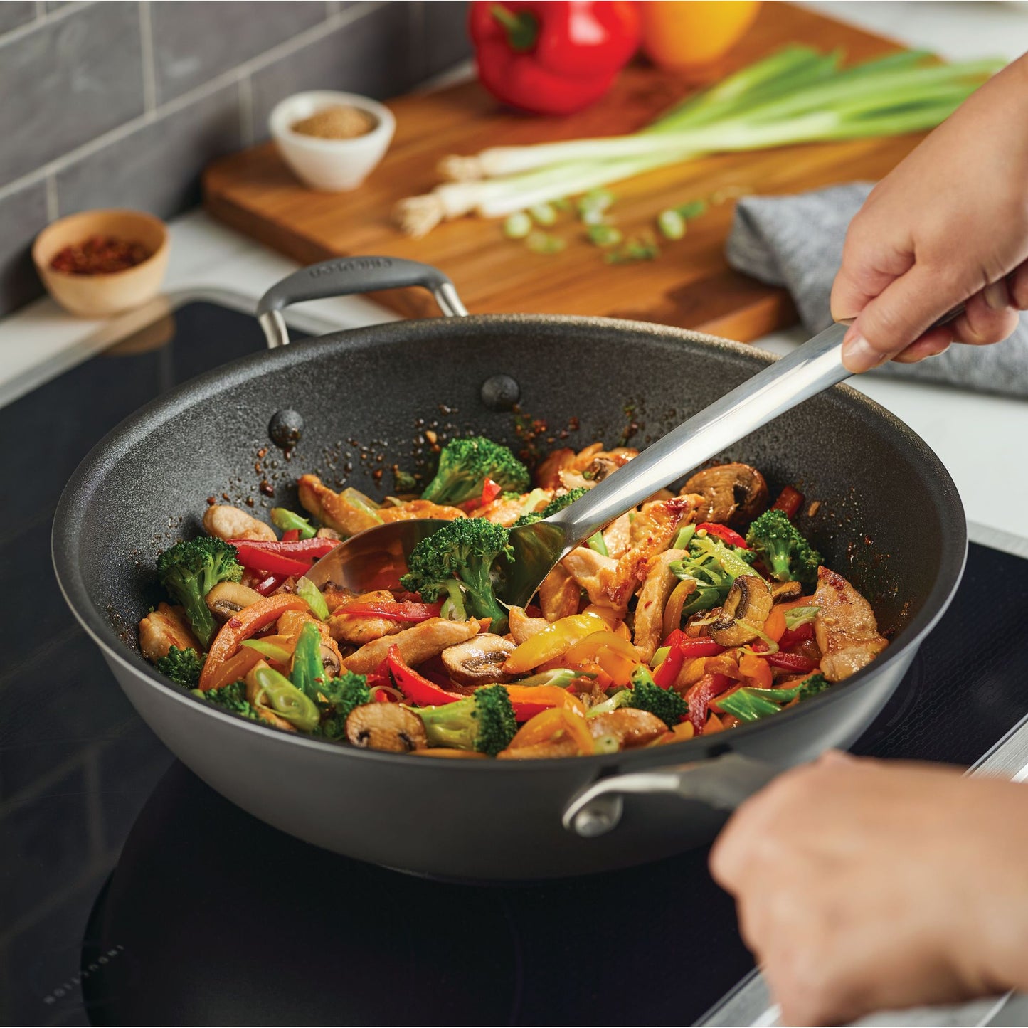 Circulon ScratchDefense A1 Nonstick Induction Nonstick Induction Open Stirfry 34cm